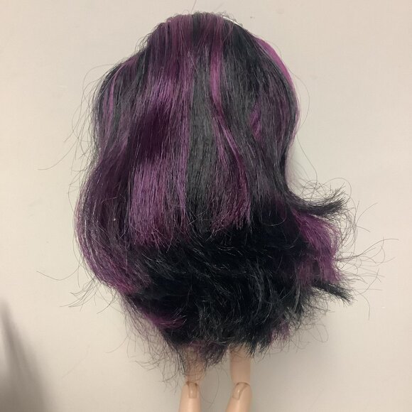 Ever After High Raven Doll Queen Doll Getting Fairest Stand & Mixed Accessories - Picture 6 of 14